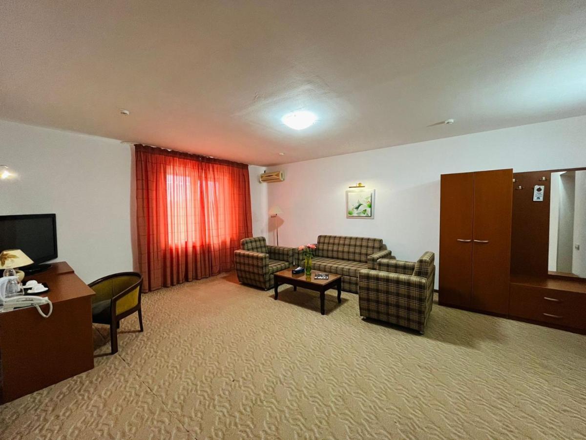 Tengri Hotel Atiraw Buitenkant foto