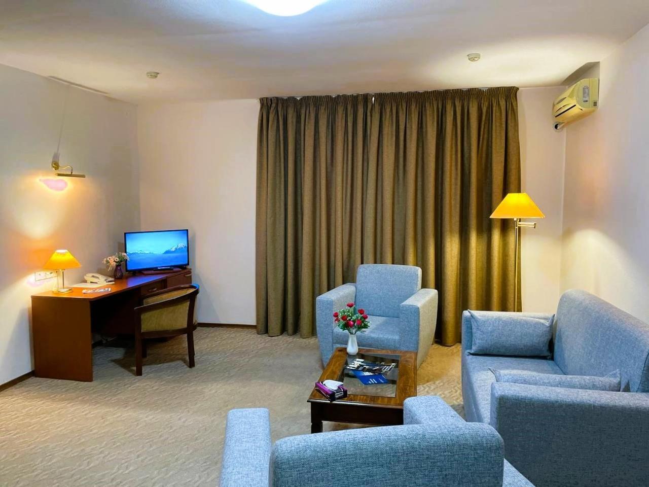 Tengri Hotel Atiraw Buitenkant foto