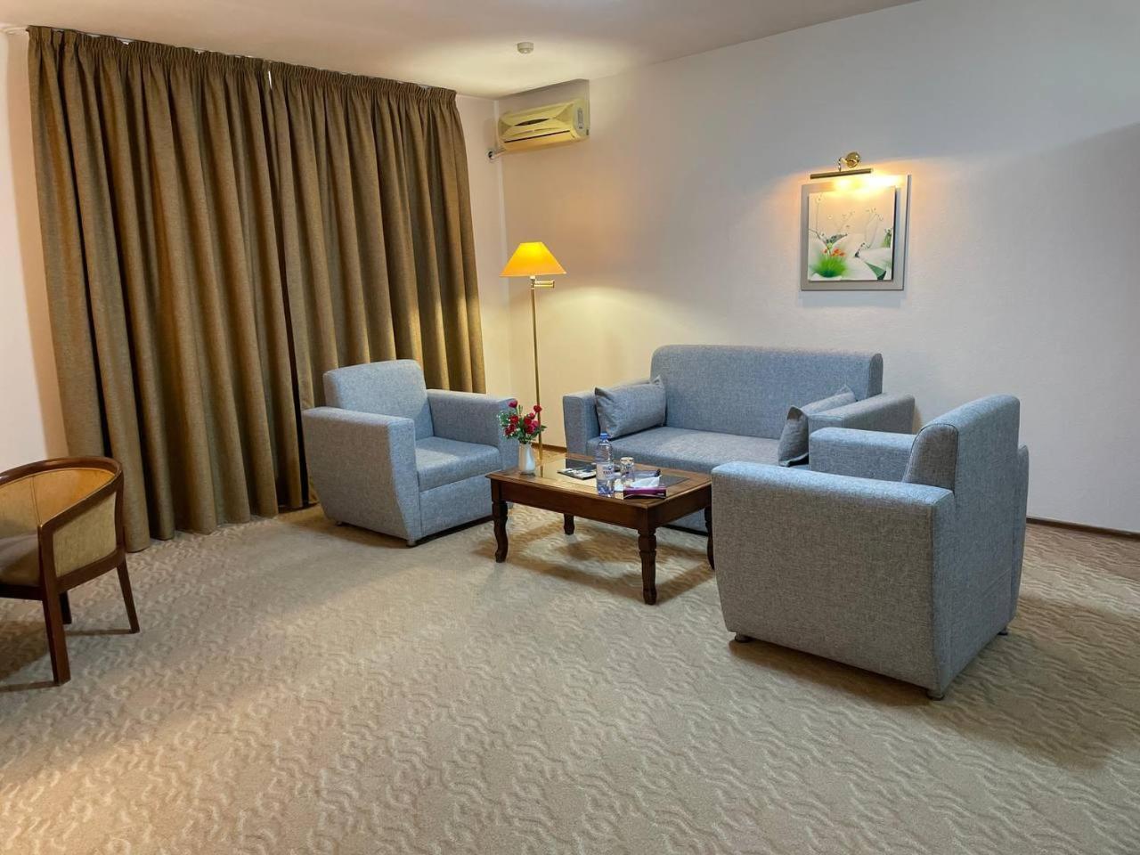 Tengri Hotel Atiraw Buitenkant foto