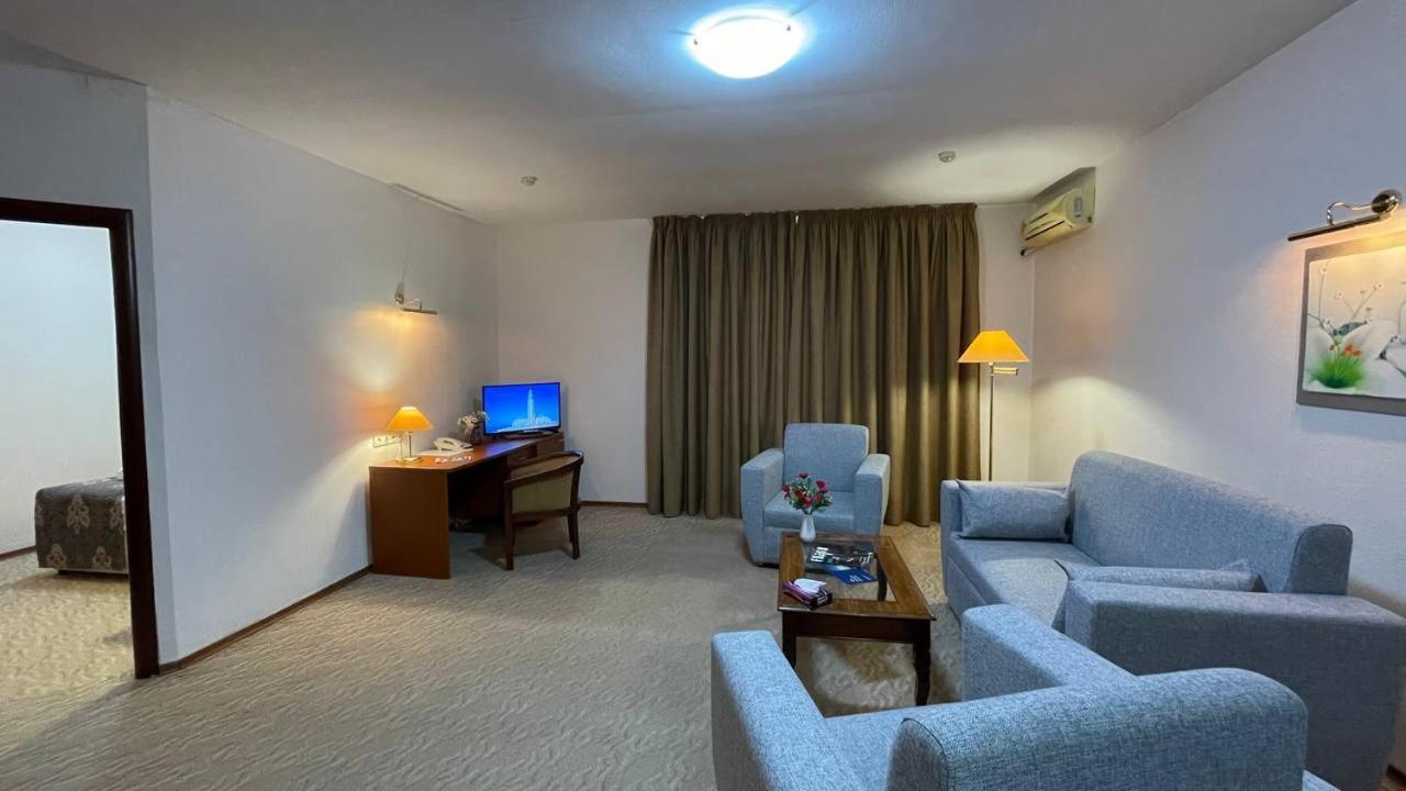 Tengri Hotel Atiraw Buitenkant foto