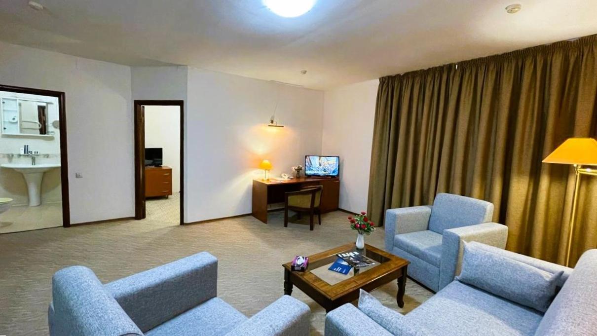 Tengri Hotel Atiraw Buitenkant foto