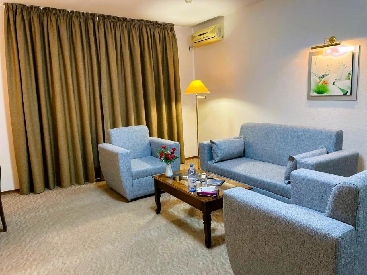 Tengri Hotel Atiraw Buitenkant foto